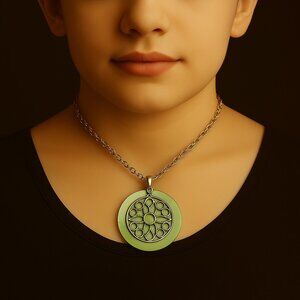 Silver-tone Filigree Seashell Circle Design Pendant Necklace  - Women jewelry
